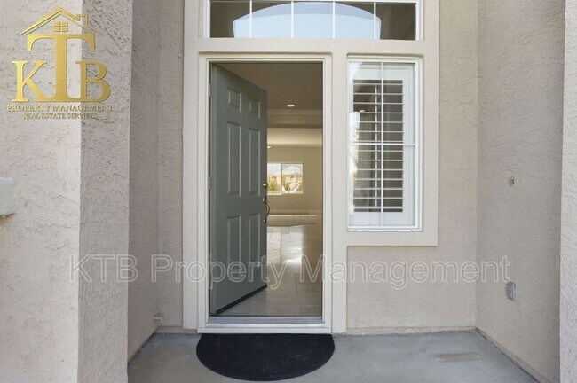 Foto del edificio - 9574 Moon River Way