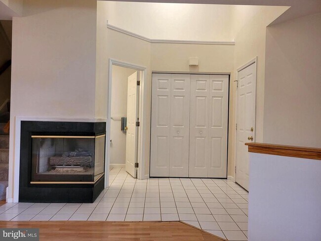 Foto del edificio - 127 Hickory Ln