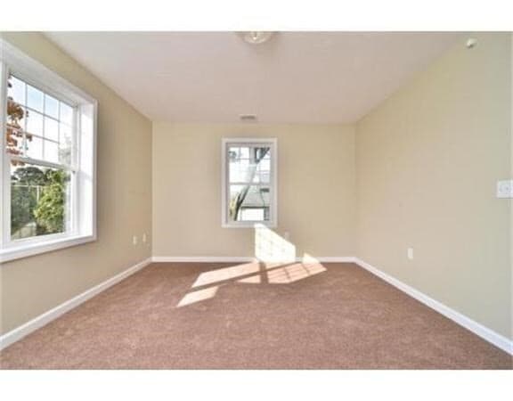 Building Photo - 39 Athens St