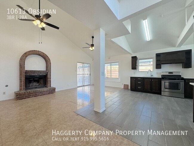 Building Photo - 10613 Obsidian-