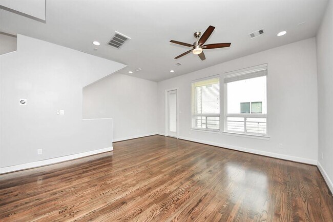 Building Photo - 310 Eado Park Cir