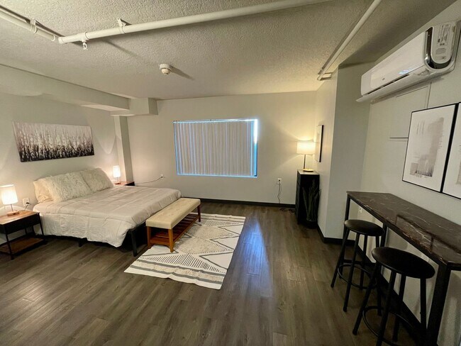 Interior Photo - The Lyon