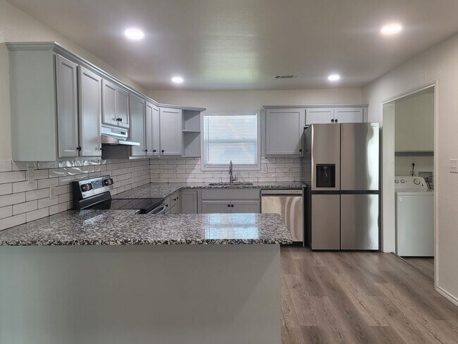 Foto del edificio - 407 Hemlock St