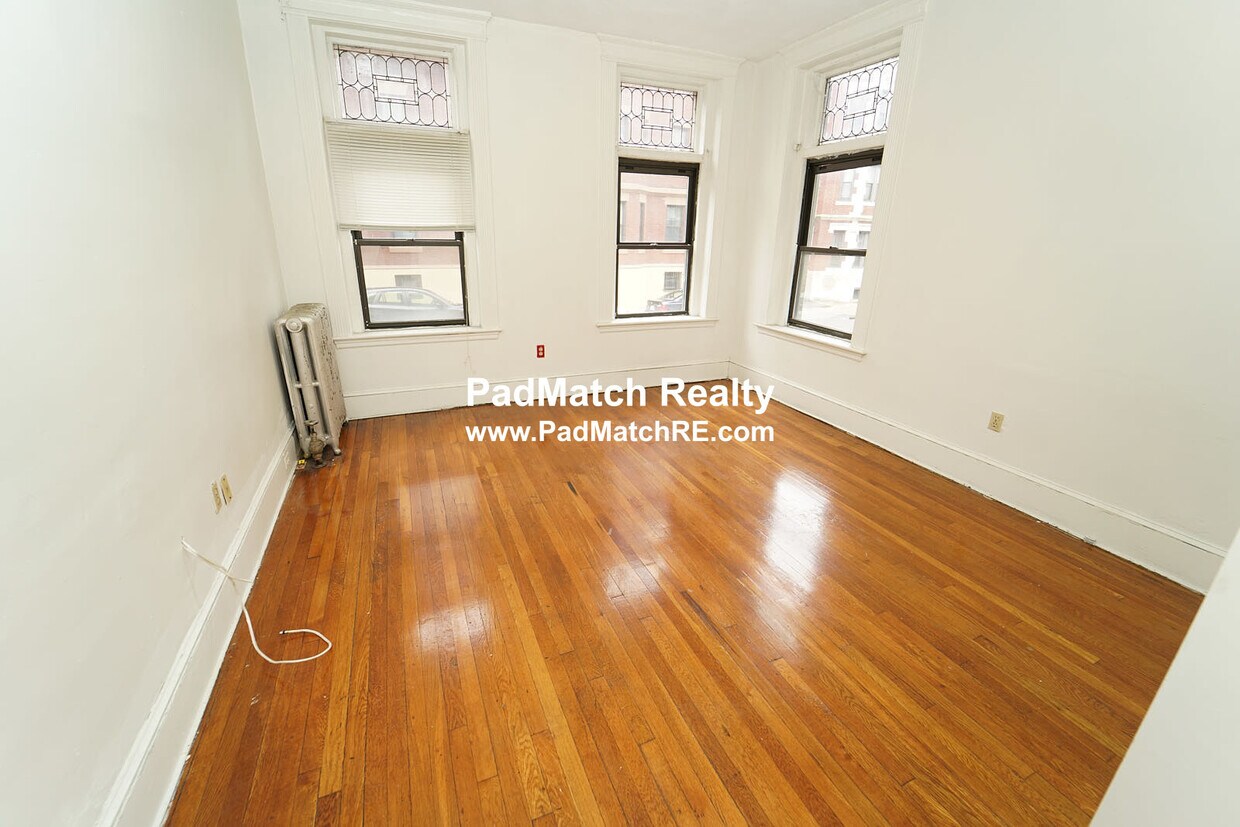 Primary Photo - 1254 Commonwealth Ave
