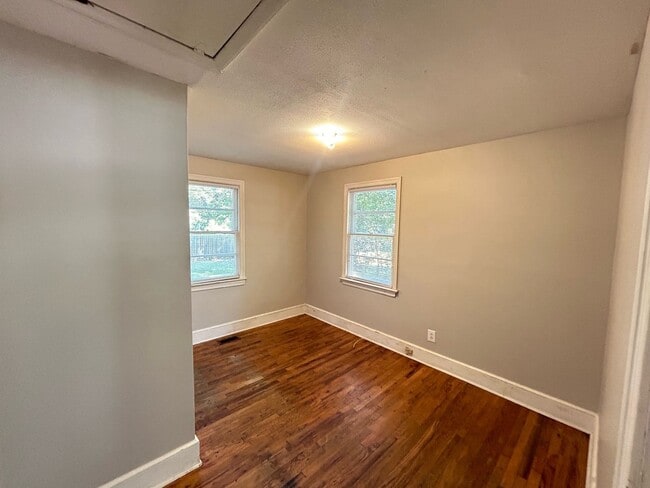 Building Photo - Rosewood
