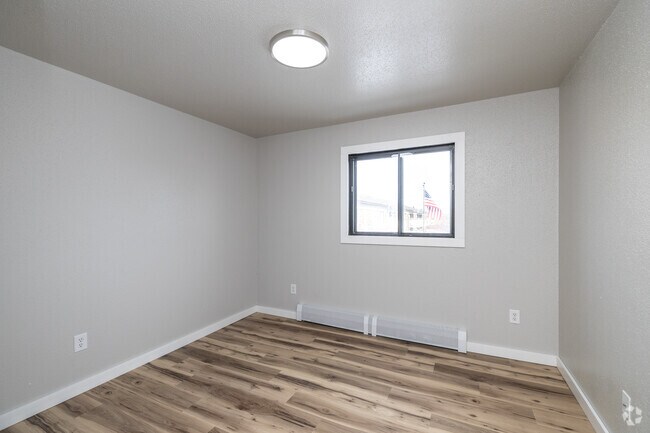 2 habitaciones, 1 baño - 975 pies cuadrados - Segundo dormitorio - Green Acres