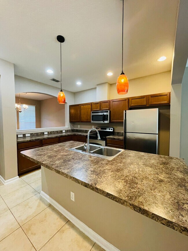 Foto del edificio - 625 Oakleaf Plantation Pkwy