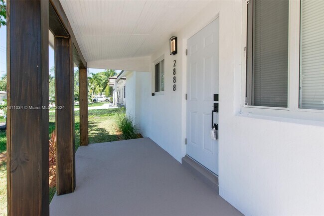 Foto del edificio - 2888 SW 17th St