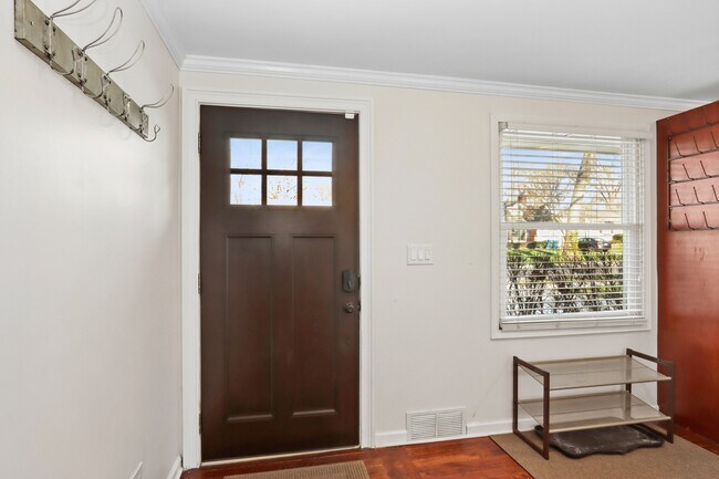 Foto del edificio - 7329 Ash St