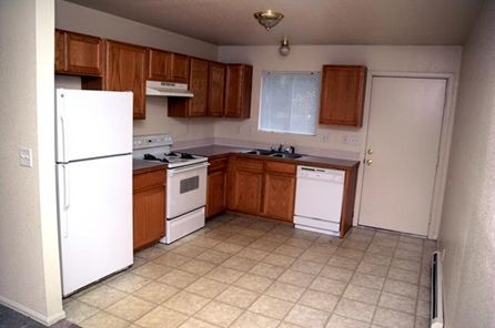 Kitchen - 11th Street Apartments