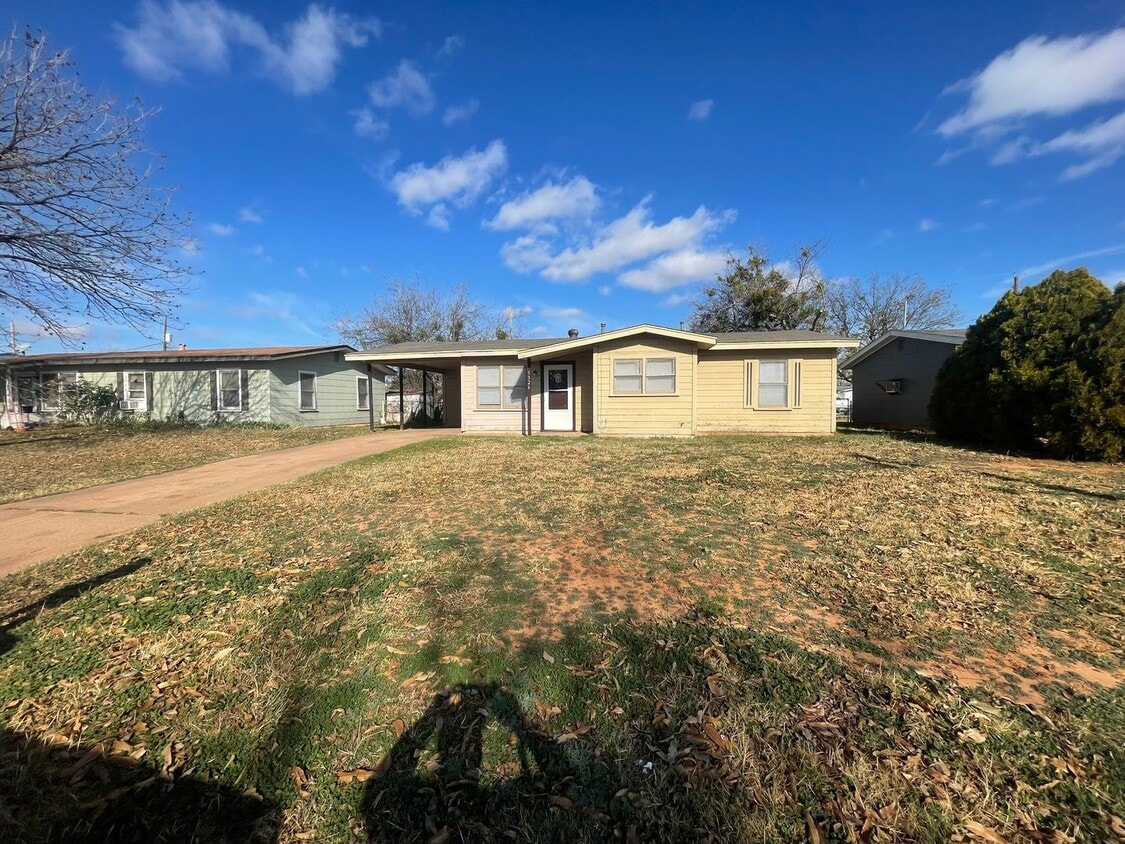Foto principal - 3 bedroom, 1 bath