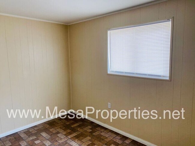 Building Photo - 3 Bedroom 2 Bathroom Home in Victorville!