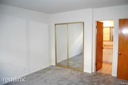 Foto del edificio - 2021 Hillhurst Ave
