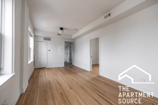 Foto del edificio - 3049 W Medill Ave