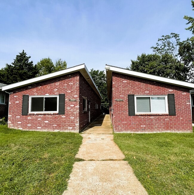Building Photo - 2643 Dalton Ave