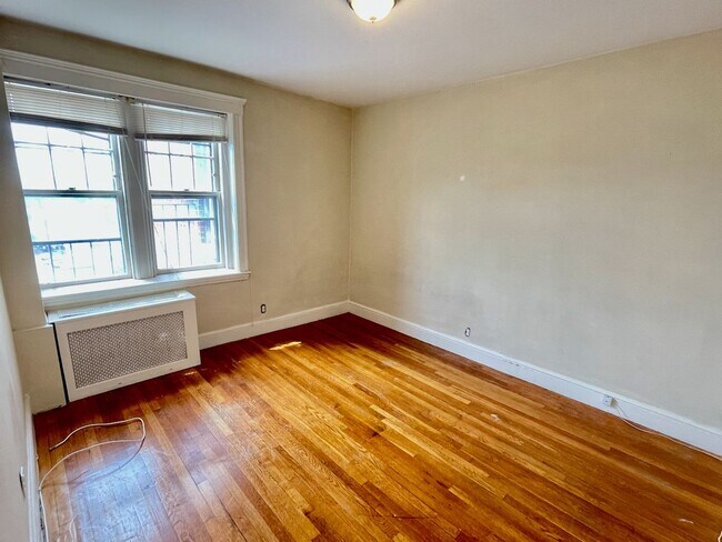 Foto del edificio - 1 Bedroom- No broker Fee