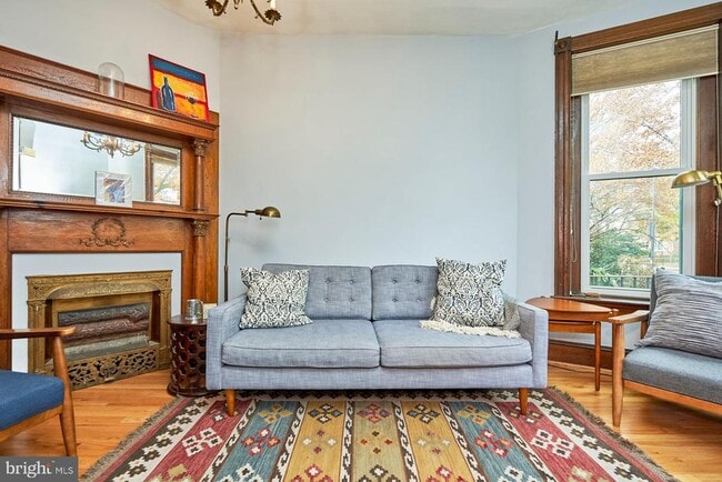 Building Photo - 421 K St NE
