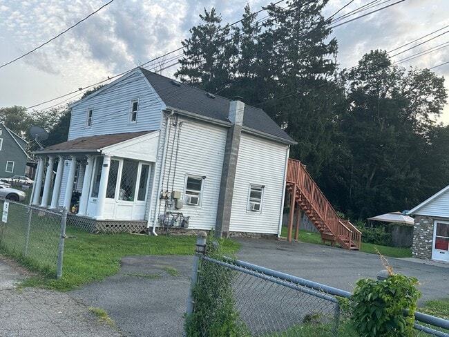 Building Photo - 657 South St