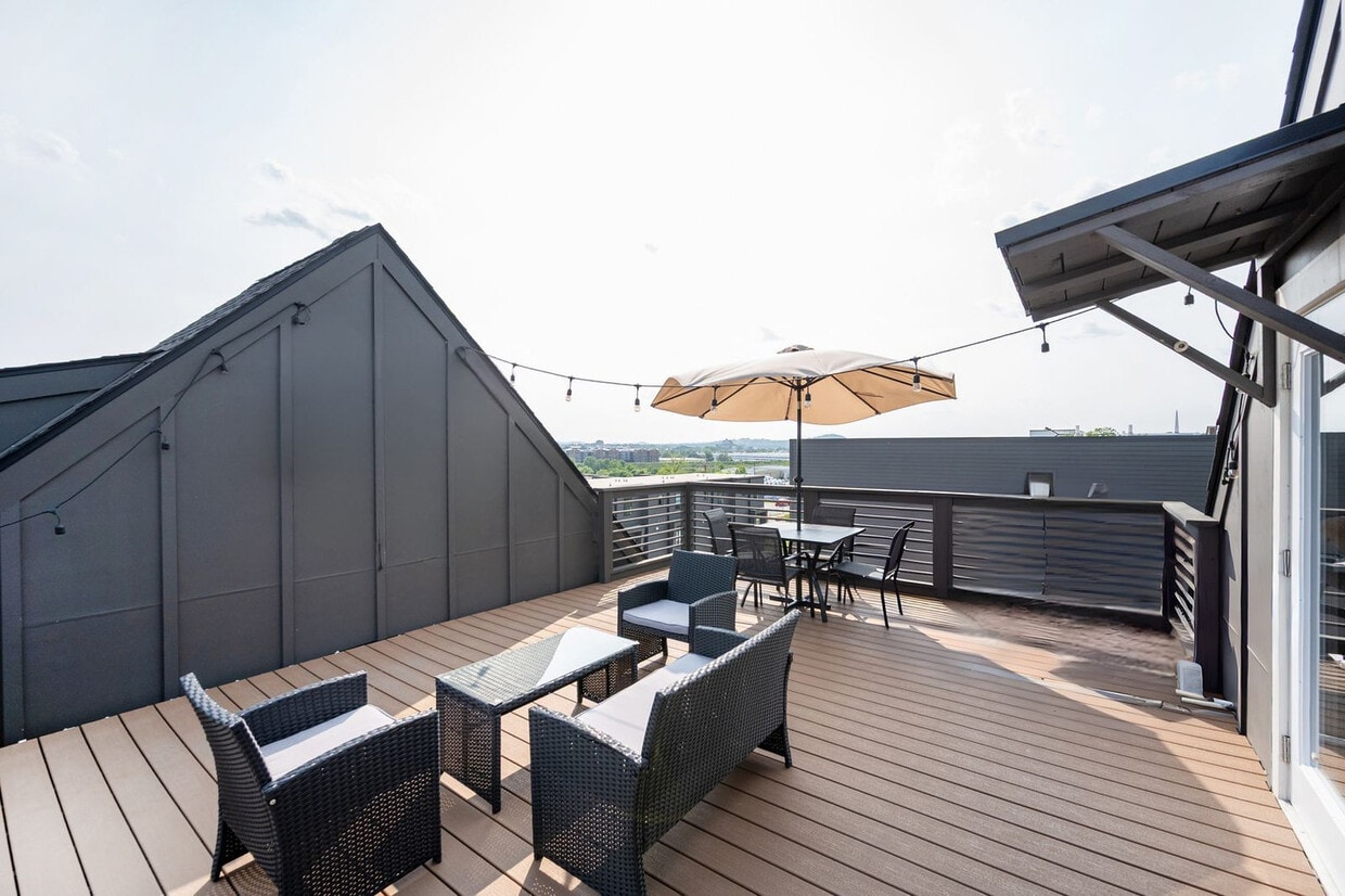 Foto del edificio - 1301 Baptist World Center Dr