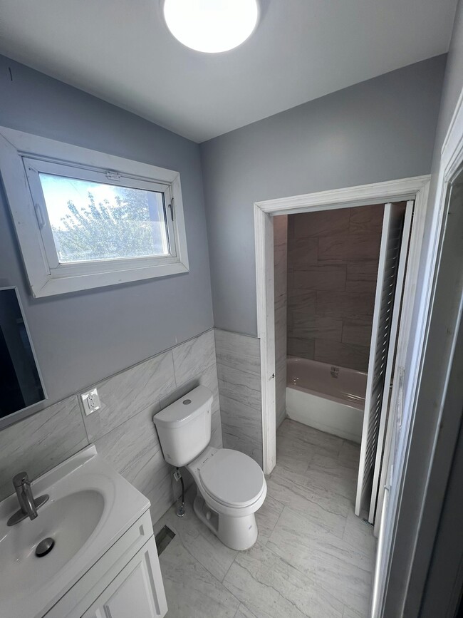 Photo - 346 Ridgeway St Townhome