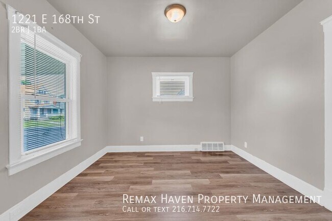 Foto del edificio - 1221 E 168th St Dn Cleveland, OH  - Spacio...