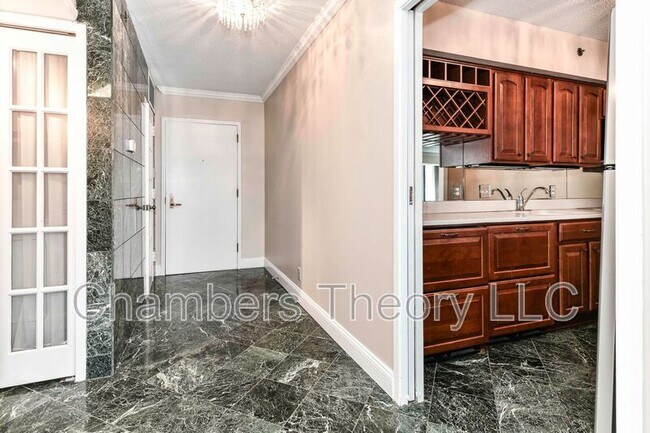 Building Photo - 1200 Crystal Dr