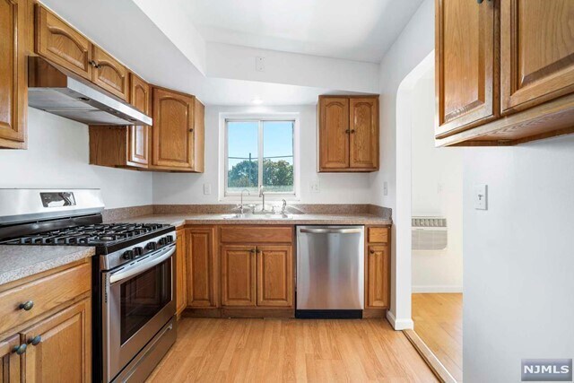 Foto del edificio - 1315 Anderson Ave