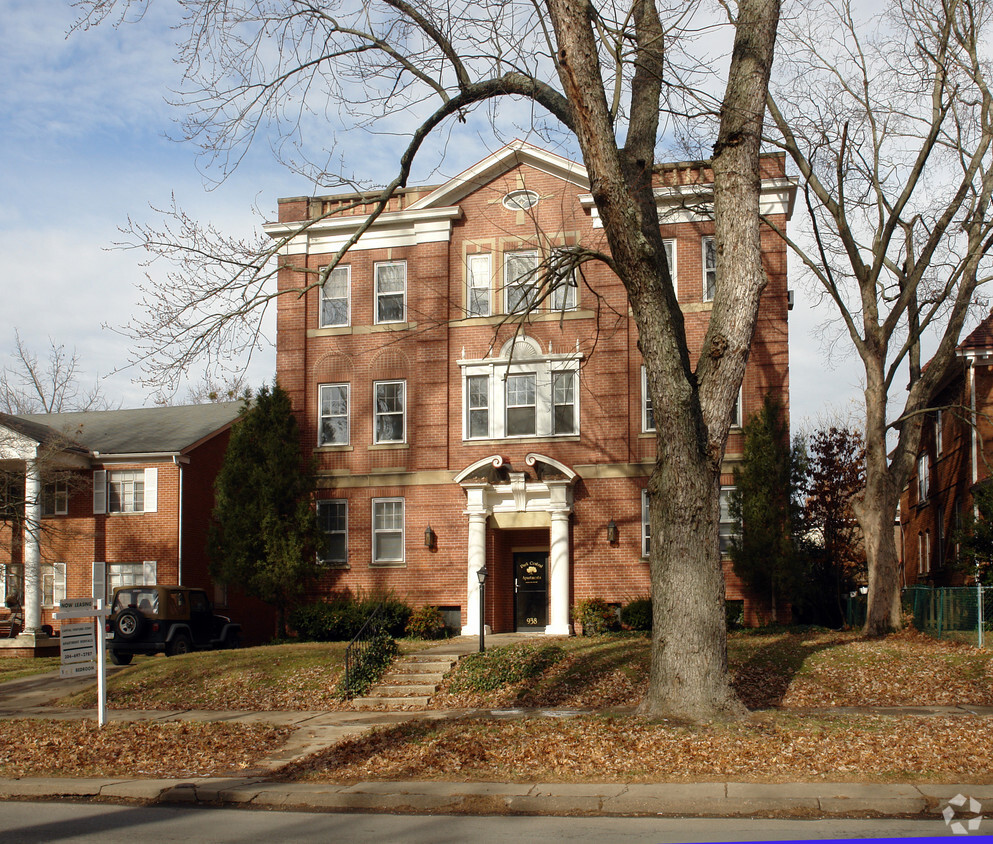 Primary Photo - Park Central Apartments