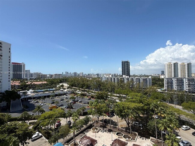 Foto del edificio - 500 Three Islands Boulevard