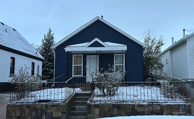 Building Photo - 2019 Adams Ave
