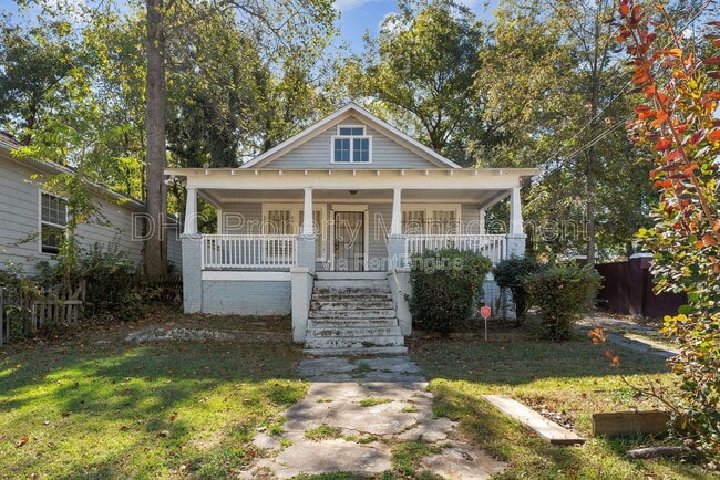 Photo - 896 Spencer St NW House