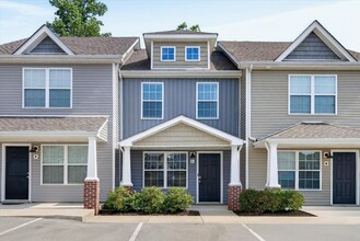 Building Photo - 645 Stowe Ct