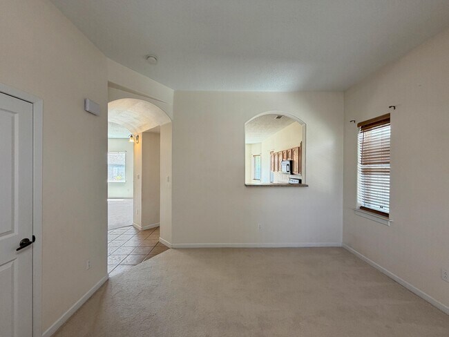 Building Photo - 6216 Calle Vizcaya NW