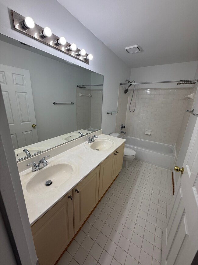 Foto del edificio - 5616 Truitt Farm Ct
