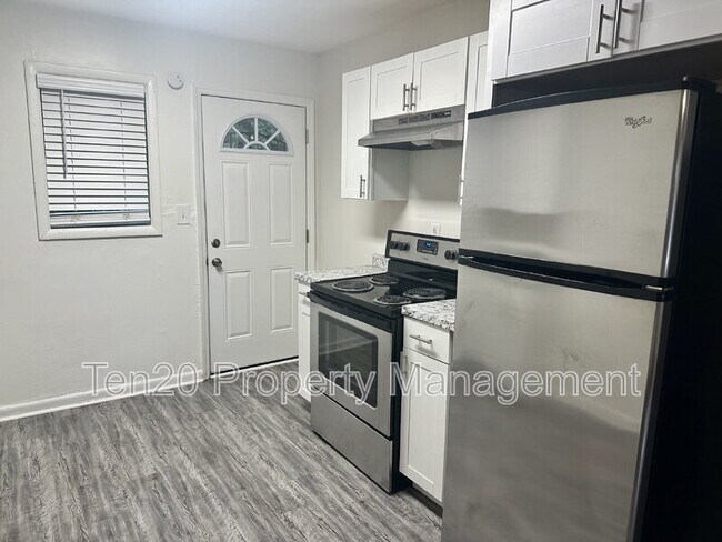 Foto del edificio - 817 Ragland Ct