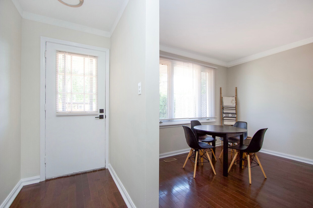 Primary Photo - 110 Emperor St