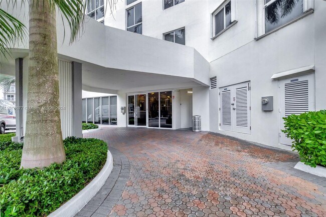 Foto del edificio - 1688 West Ave