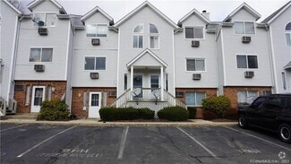 Building Photo - 925 Oronoke Rd