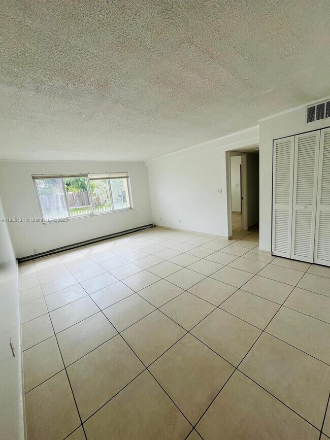 Foto del edificio - 724 NE 4th St