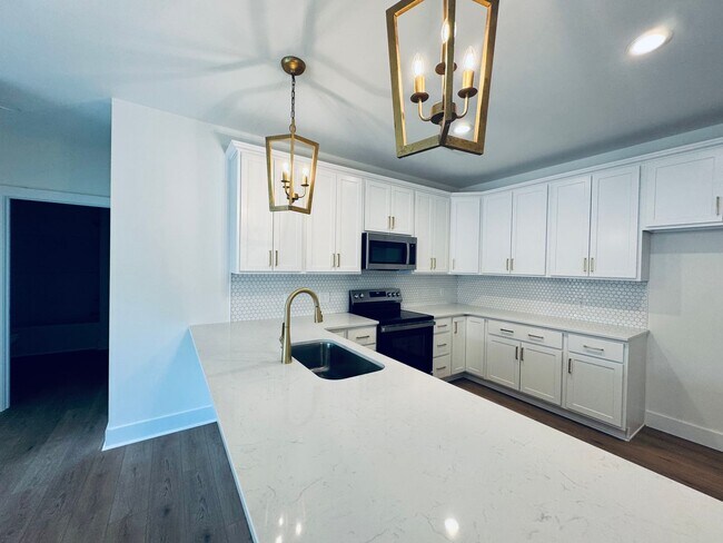 Foto del edificio - 1st Month Rent Free - THE CROWN AT CORNERSTONE