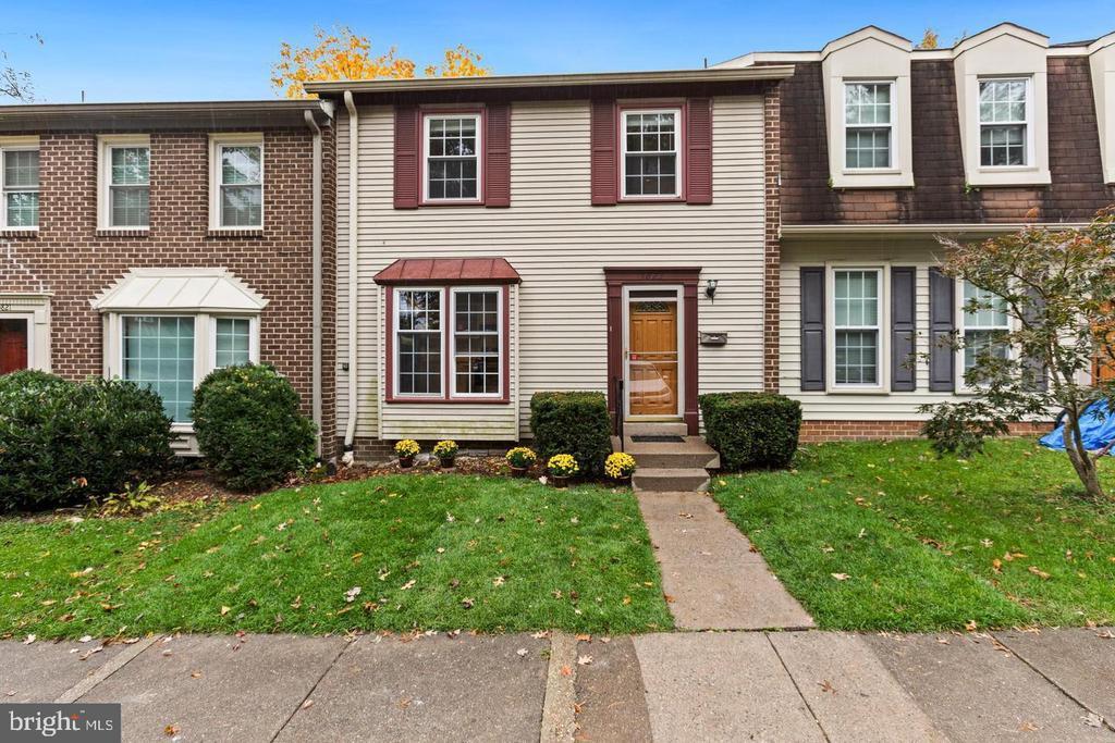 Primary Photo - 5823 Berkshire Ct