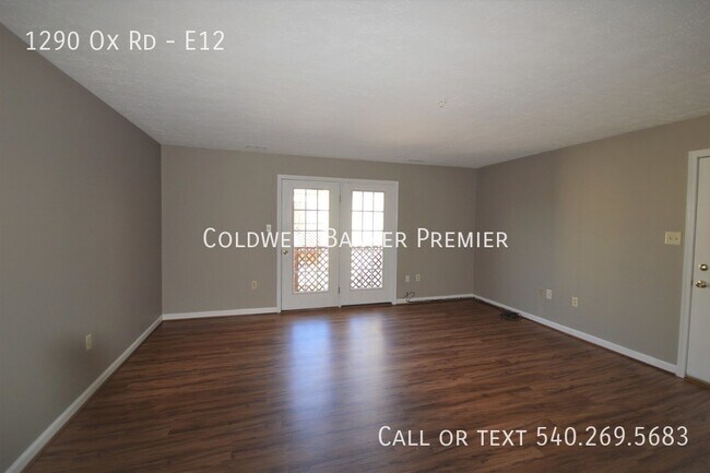 Building Photo - Beautifully Renovated 2 Bedroom, 2 Bath Condo
