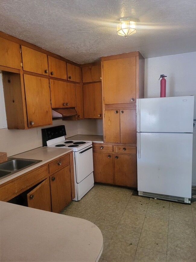 Building Photo - Katie Constitution triplex