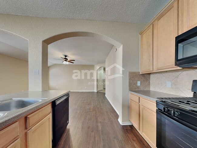 Building Photo - 9215 Birch Springs Dr