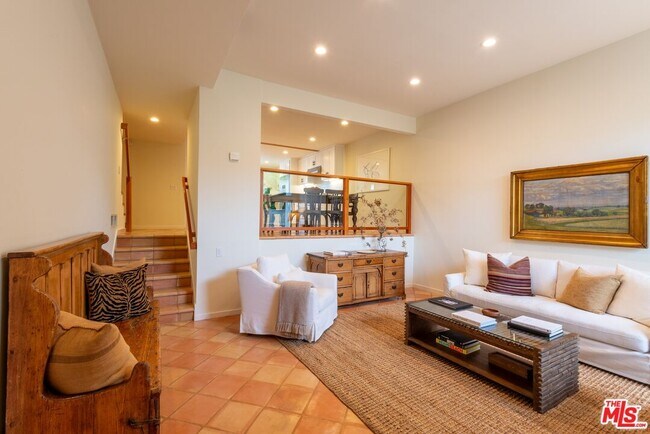 Building Photo - 17098 Palisades Cir