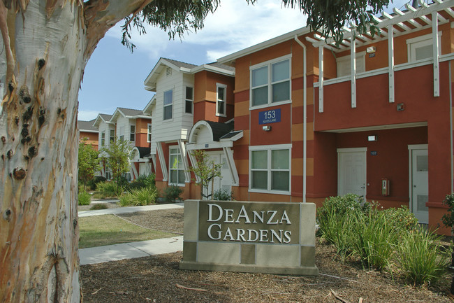 Building Photo - De Anza Gardens