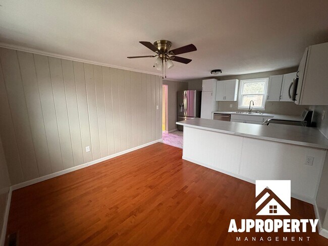 Foto del edificio - 1925 S Lake Ave