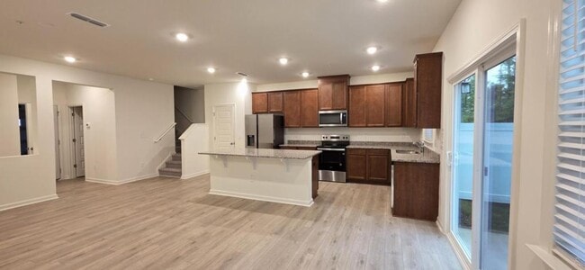 Foto del edificio - 185 Cabernet Dr