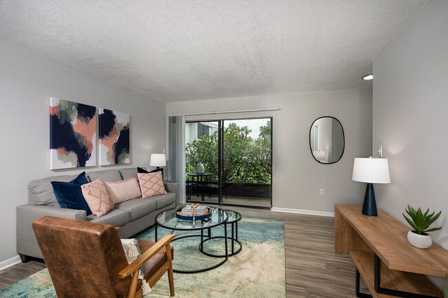 Cadia on the Loop apartments — community photo - Cadia on the Loop