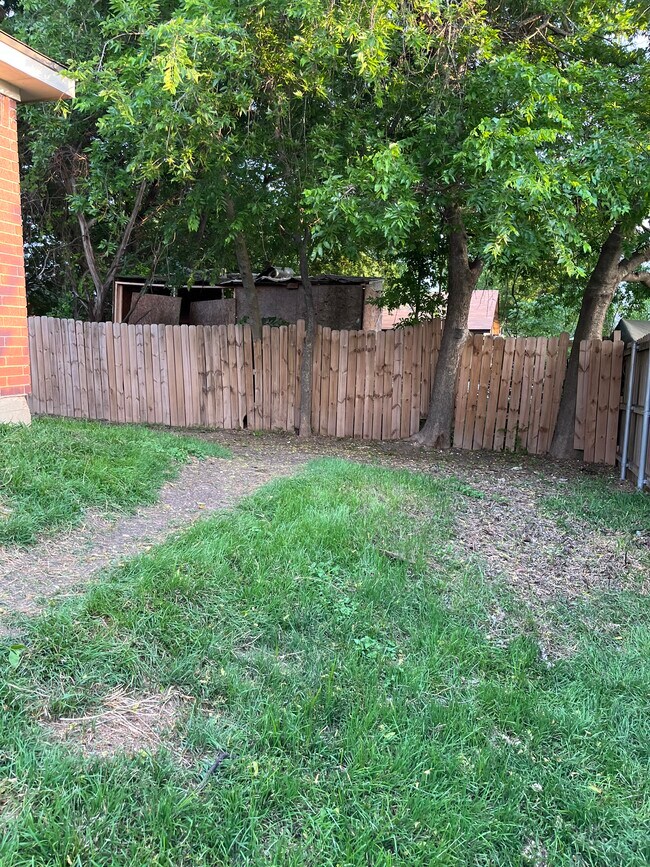 Building Photo - 314 Jeff Gordon Dr